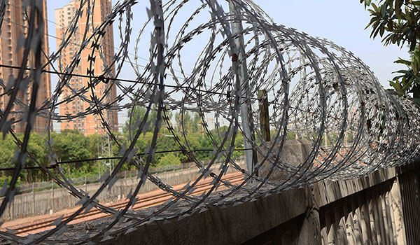 刺絲滾籠質量檢測，守護鐵路安全屏障